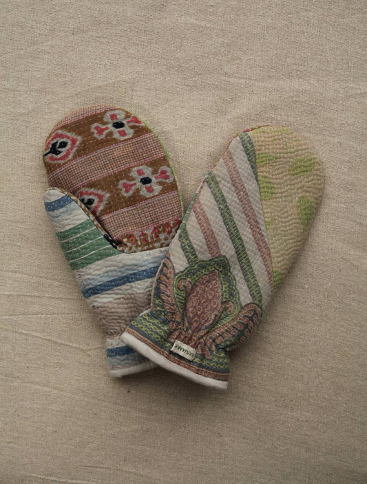 NEW IN • Kantha Mittens