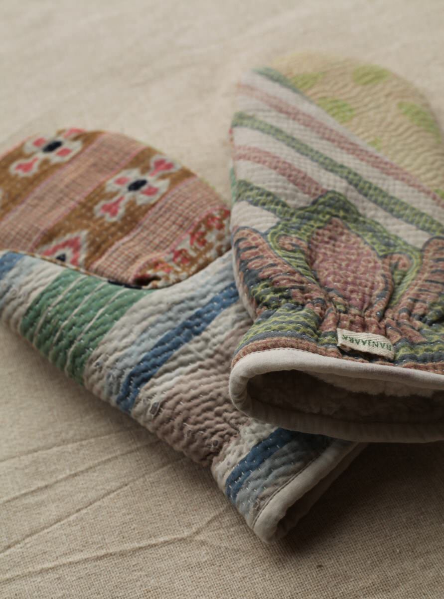 NEW IN • Kantha Mittens